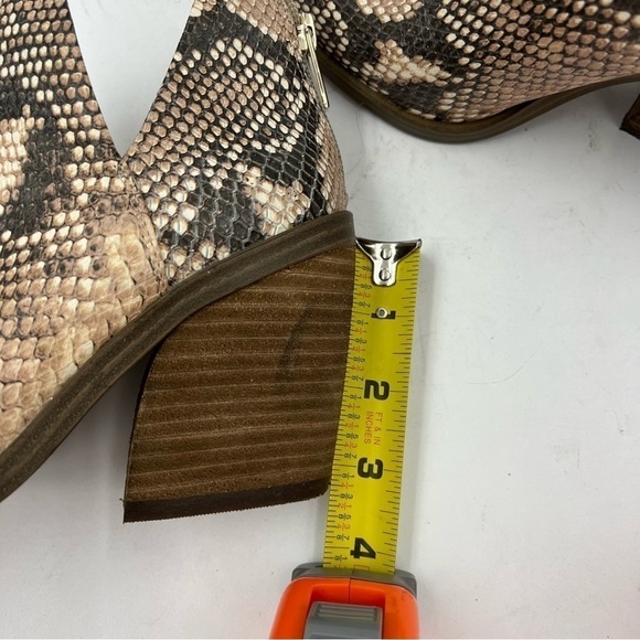 Vince Camuto Leather Snake Print Gigietta Ankle Bootie Size 5.5 - Picture 9 of 11